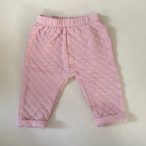 Carters Pink 2 Piece - Top and Bottom - 6M - Picture 4 of 6